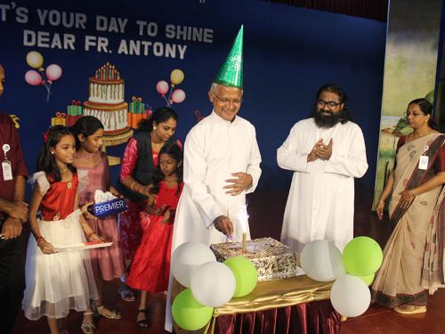 Birthday-Celebration-of-Fr.-Antony-Vailatt-sdb-Rector14