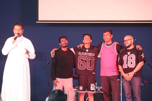 Relevation-church-Band11