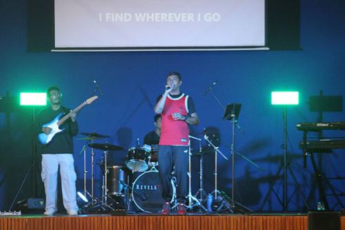 Relevation-church-Band4