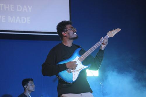 Relevation-church-Band7